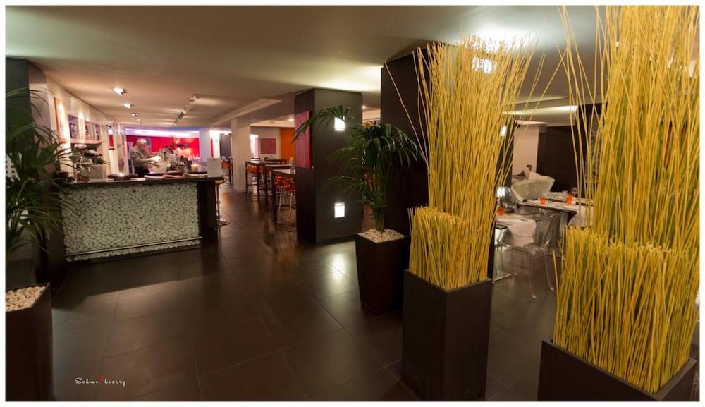 Le Rex Hotel Тарб Экстерьер фото
