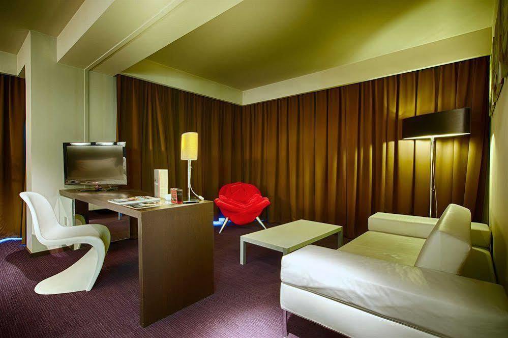Le Rex Hotel Тарб Экстерьер фото